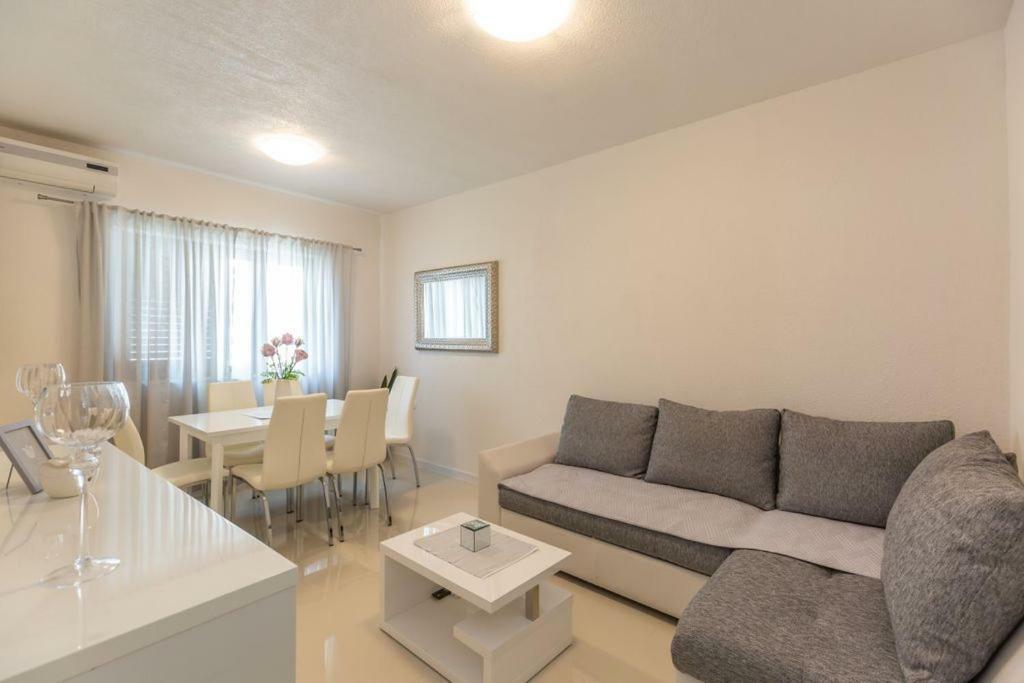Tatijana Holiday Apartments Макарска Экстерьер фото